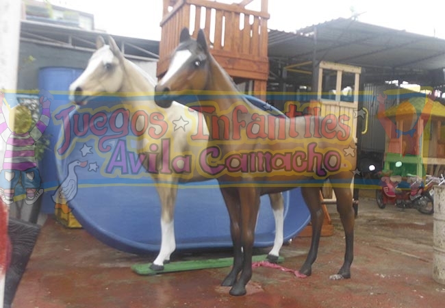 Figura de Fibra de Vidrio Caballo Palomino